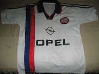 Camisola de futebol vintage do Bayern Munich (criança). Tshirt Adidas