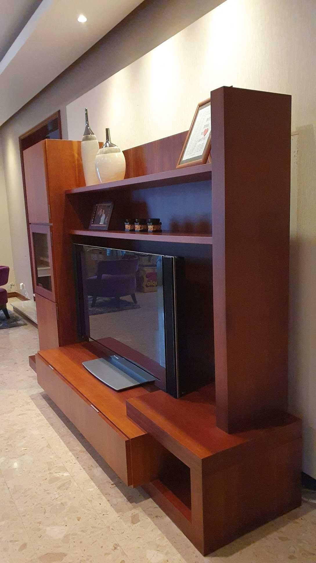 Móvel de Sala em Madeira – Excelente Estado