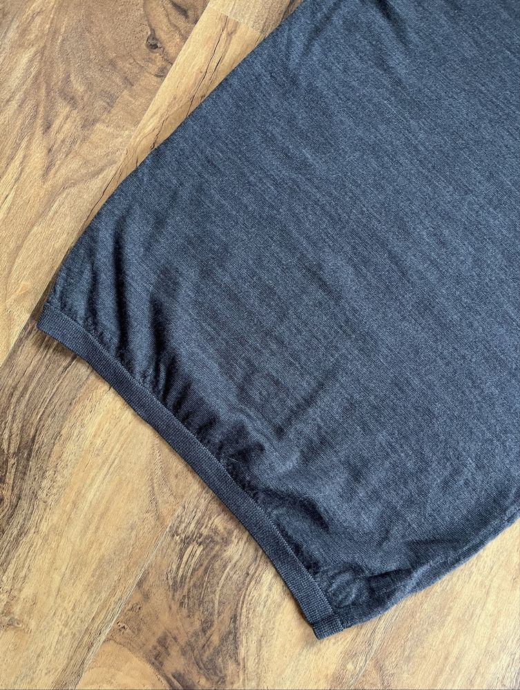 Поло AllSaints Merino Wool в стилі Old Money як Arne та Reiss-S