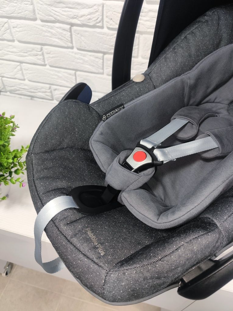 Maxi Cosi Pebble Plus+ 0-13 кг автолюлька автокрісло автокресло
