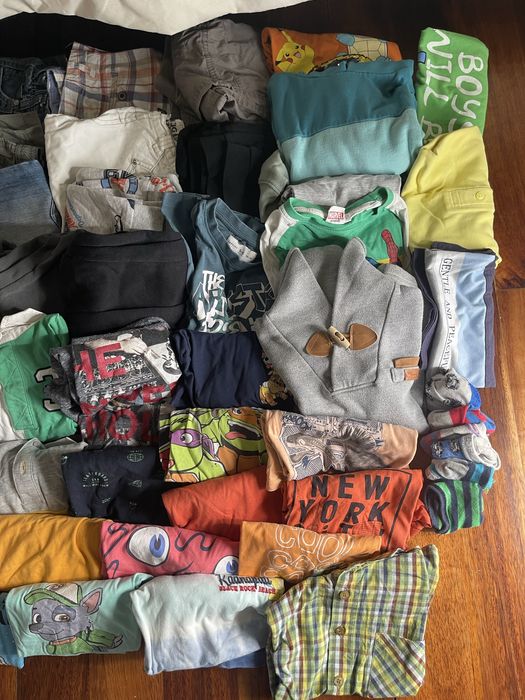 Lote de roupa de criança