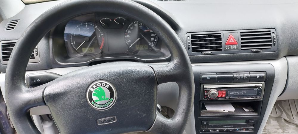 Skoda Octavia 1 1.6 sr combi