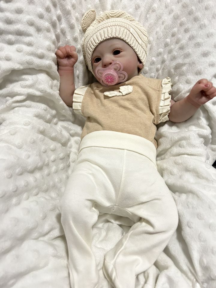 Bebé reborn olhos azuis ou castanhos por encomenda