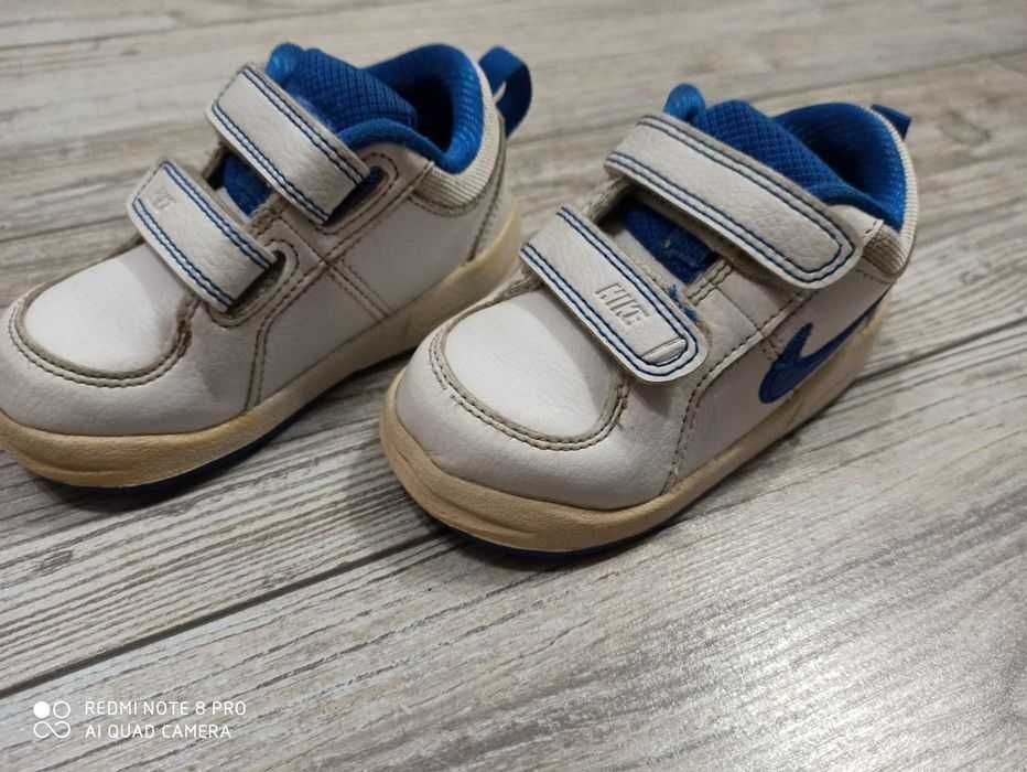 Buty Nike chłopięce rozm. 22