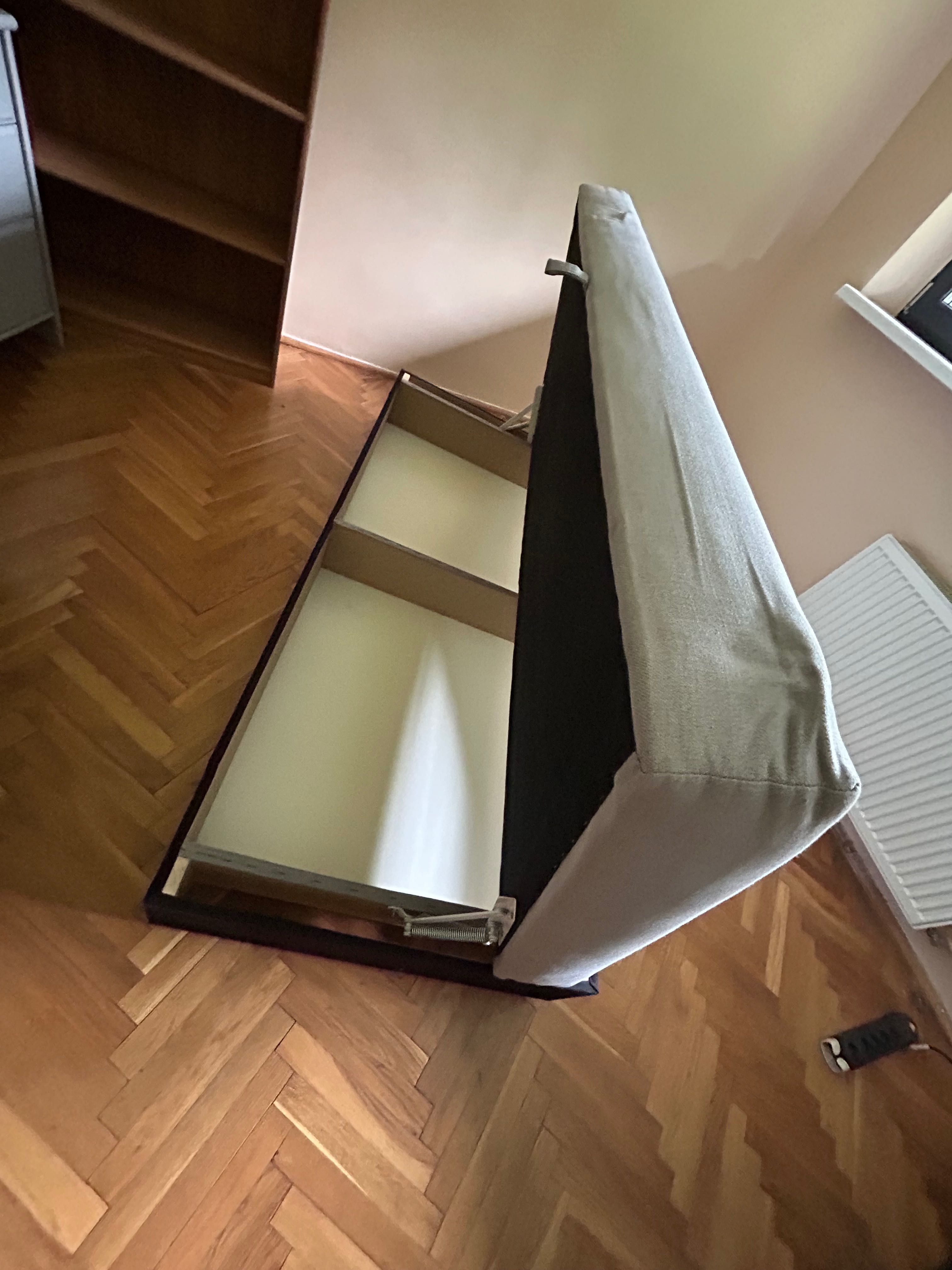 Pojedyncze łóżko z pojemnikiem na pościel – solidne, stan bardzo dobry