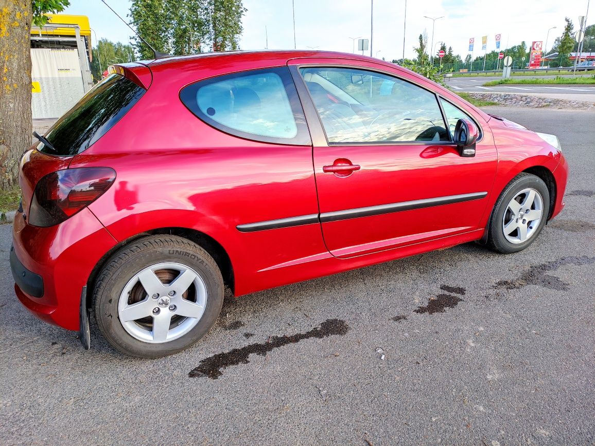Продам Peugeot 207