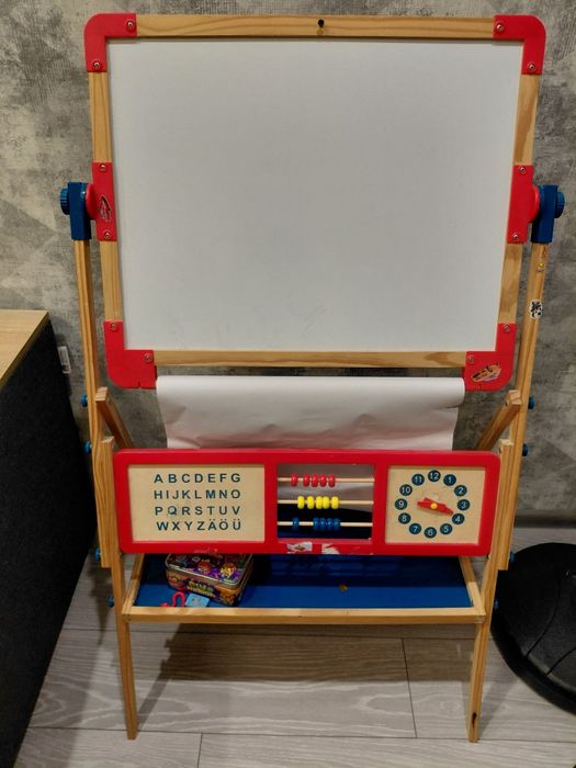 Дитячий мольберт