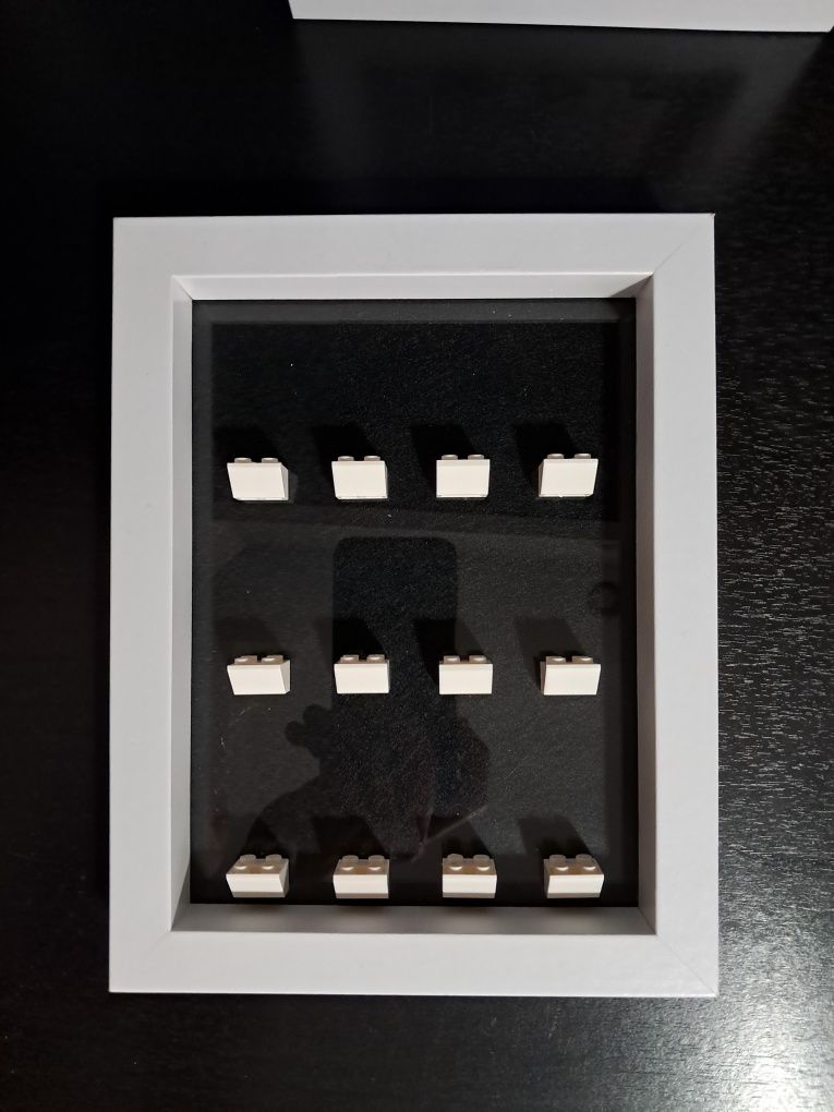 Ramka gablota na figurki Lego na 12 figurek 17x22 biała