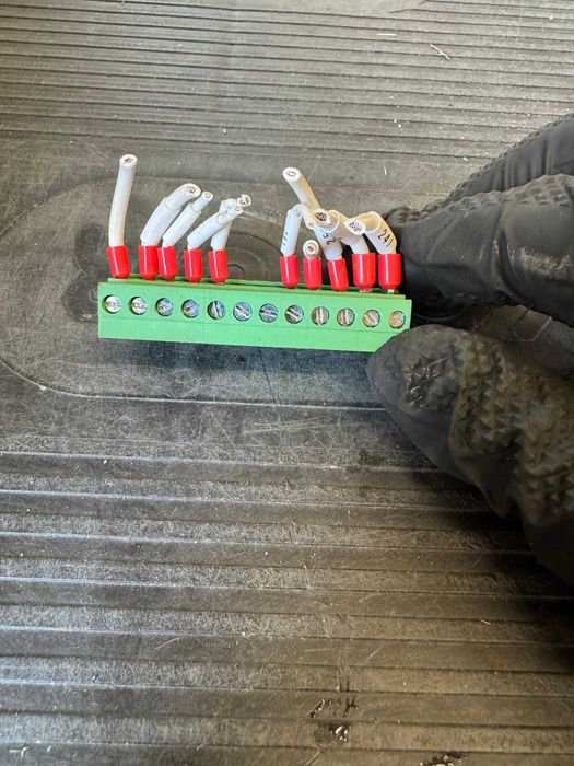 Listwa zaciskowe ze sterownika (Złącza wtykowe (terminal blocks))