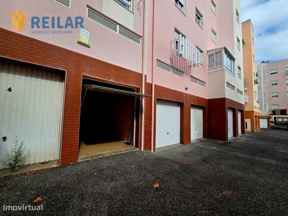 Vialonga - Garagem 33 m2