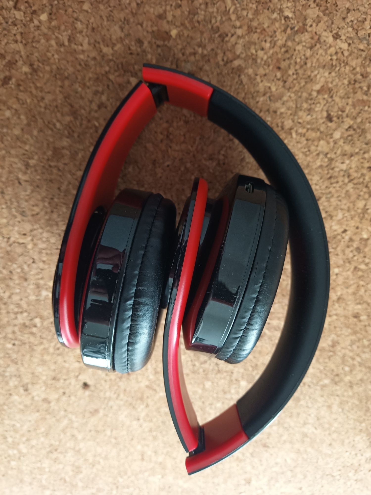 Auscultadores dobráveis bluetooth 
.
Bluetooth