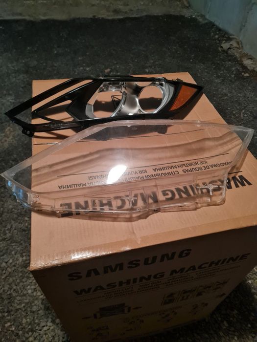 Скло на фару галоген Nissan Rogue Sport 2017