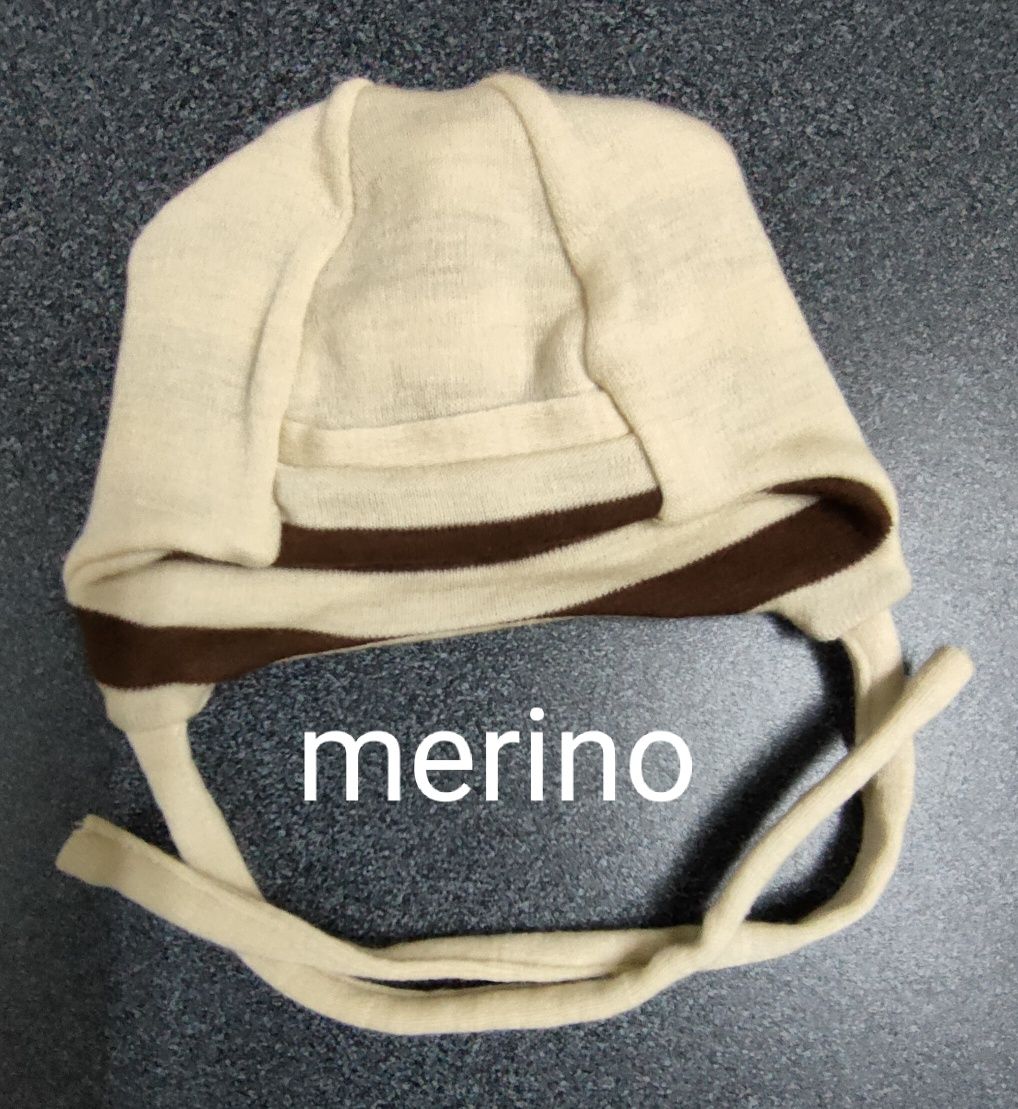 Czapka dziecięca, bonetka wełniana  merino.