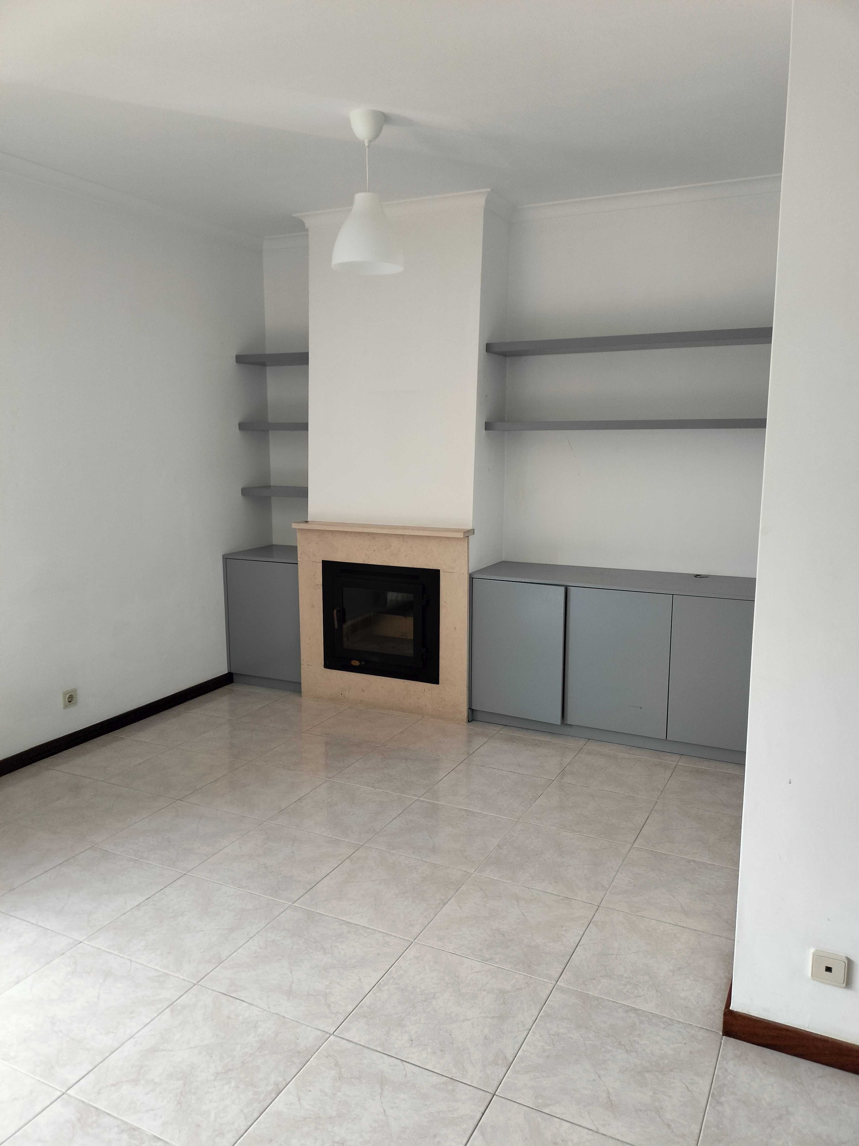 Arrenda-se Apartamento T2 em Lourosa