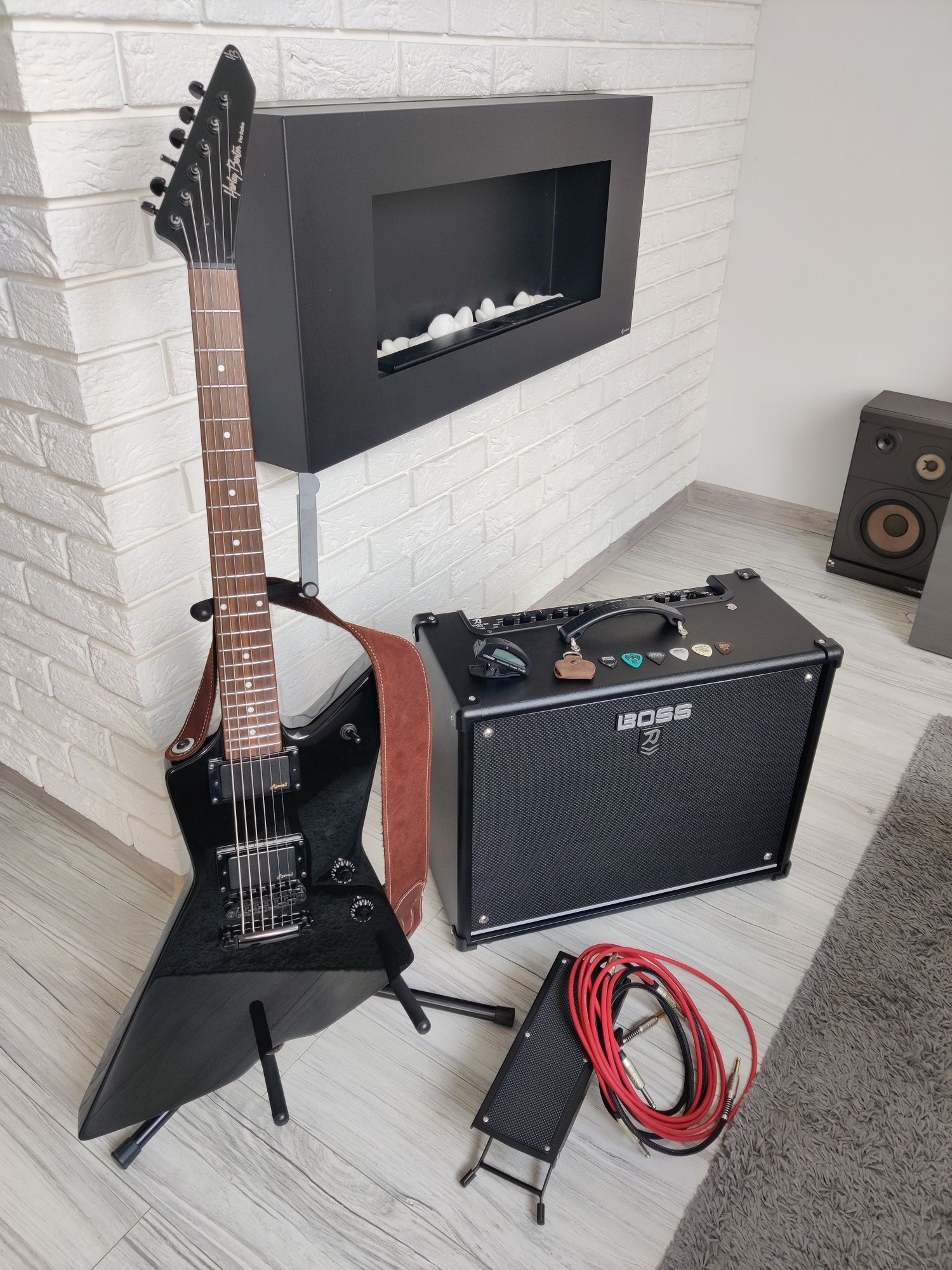 Zestaw gitarowy Harley Benton + Boss katana mk2 100w