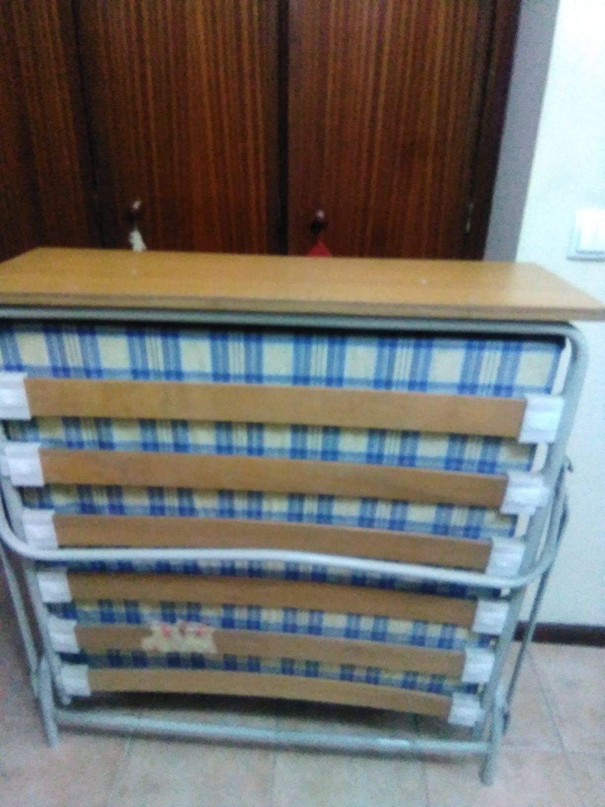 Cama divã nunca usado igual a novo