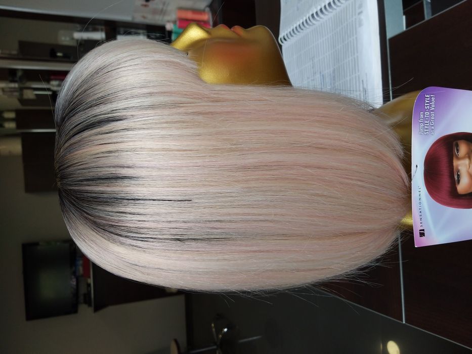 Peruka Hit !sztuczna blond różowa proste grzywka Sensationnel Talia