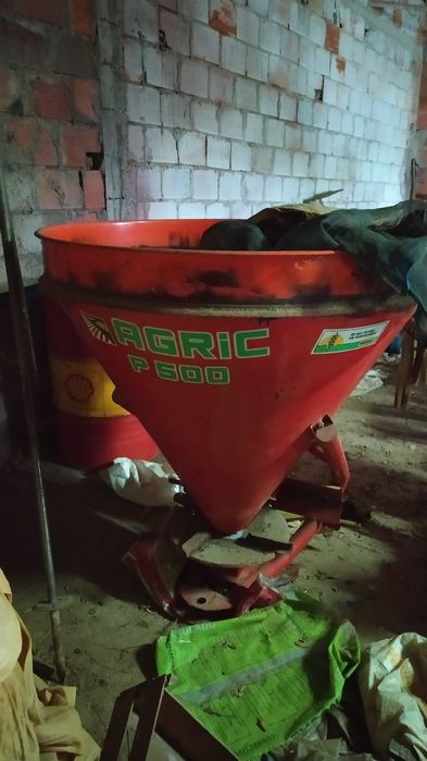 Alfaias agrícolas usadas