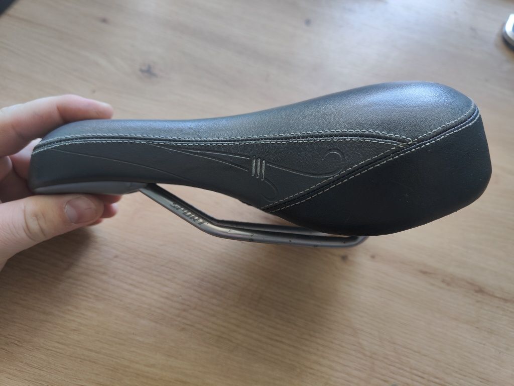 Сідло Bontrager Sport.