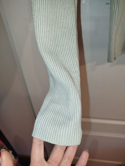 Sweter damski w serek