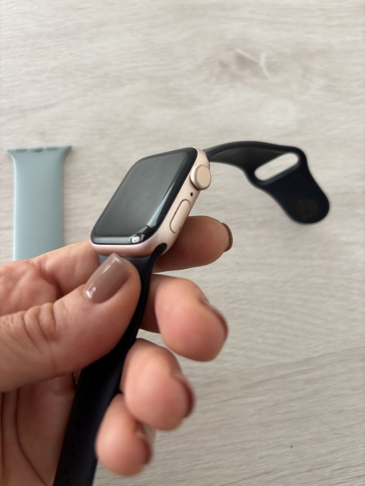 Apple Watch SE 40mm com pulseira adicional