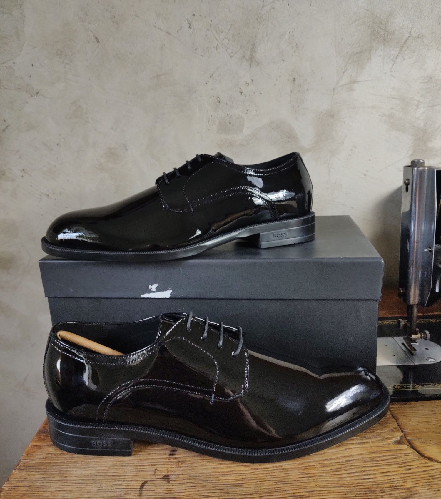 BOSS__półbuty / buty (8,5 / 42,5 / 43) derby eleganckie lakierowane
