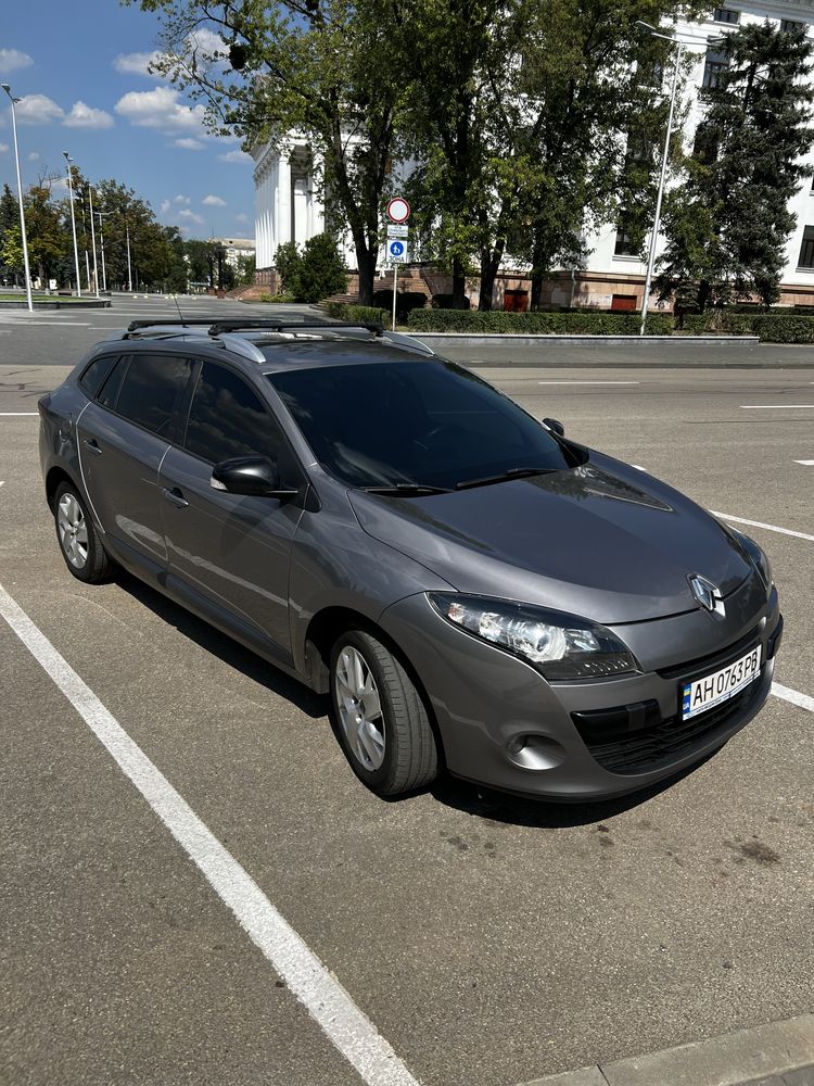 Отличный Reno Megane 3