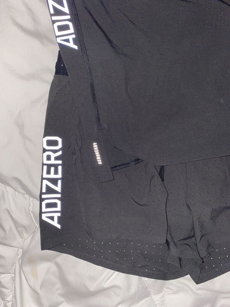 Майка та шорти для бігу Adidas Adizero