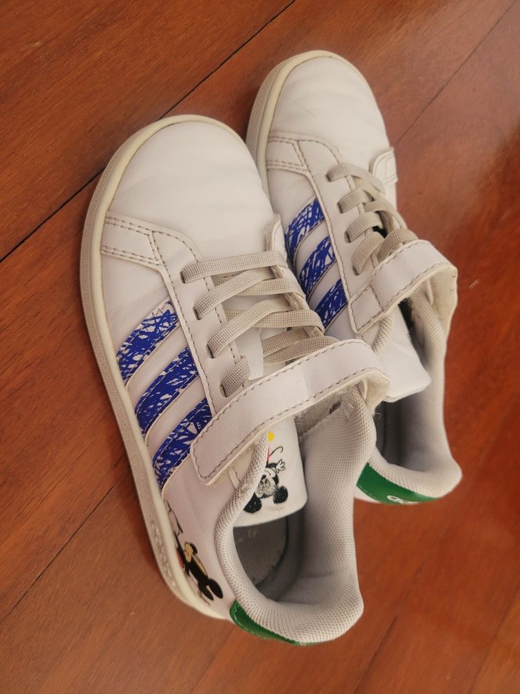 Ténis Adidas Mickey Mouse – Criança, impecáveis!