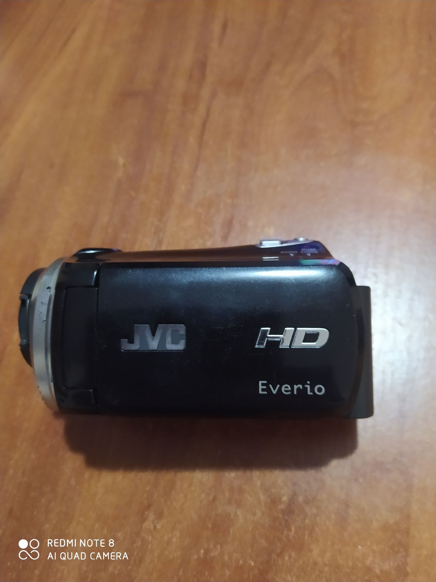 Продам видеокамеру JVC HD