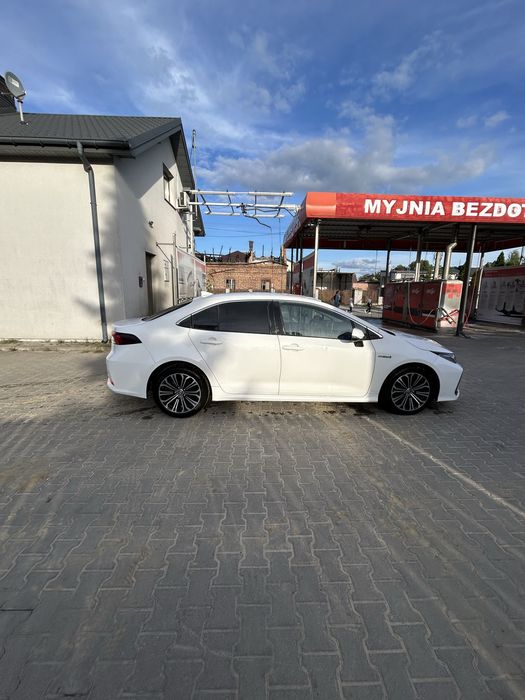 Toyota corolla 1.8 hybryda