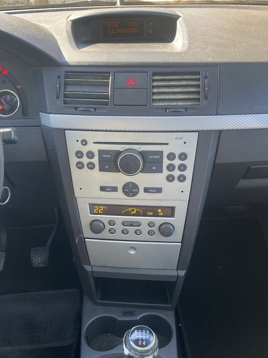 Opel Meriva Cosmo 1.3cdti M/NOVO