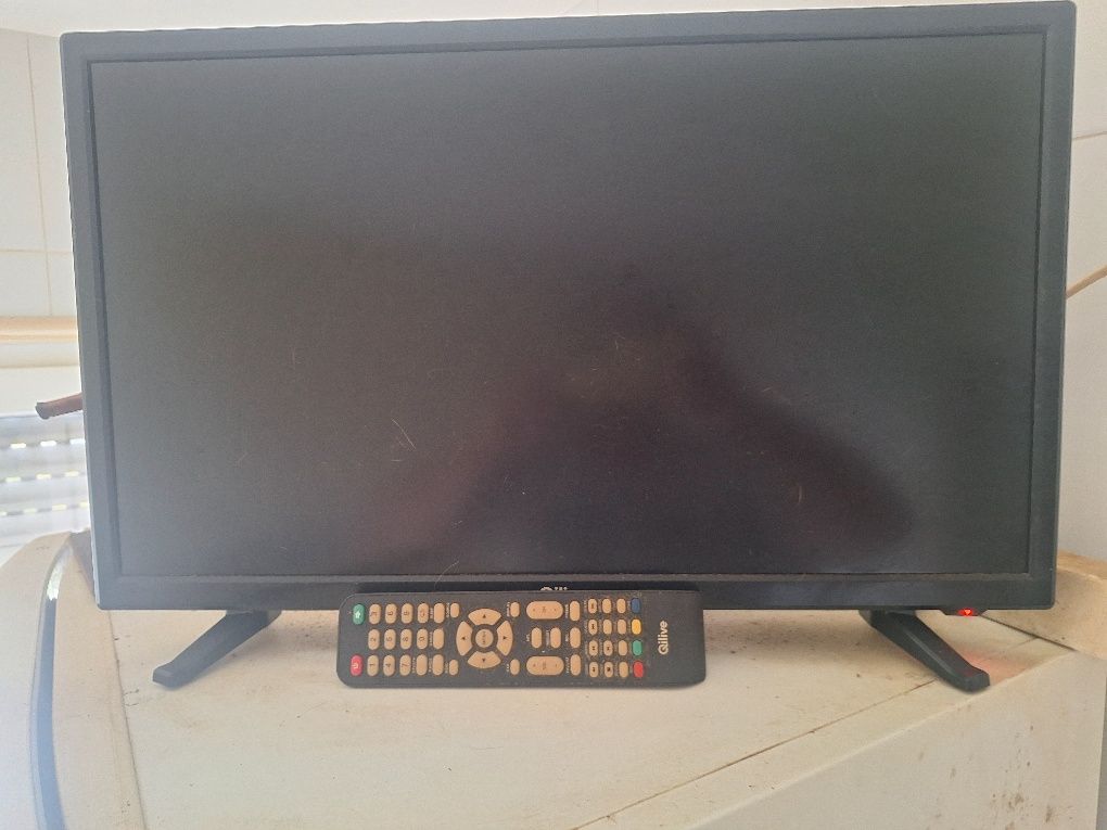 Televisao Qilive em optimo estado com comando