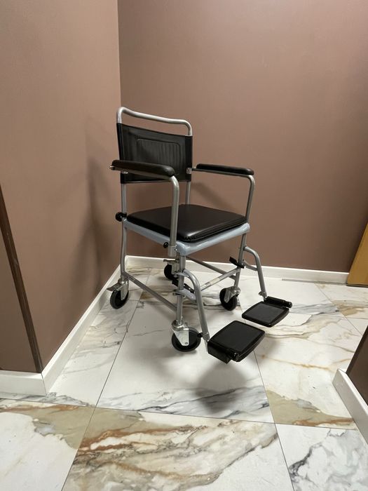 Wozek toaletowy prysznicowy nowy