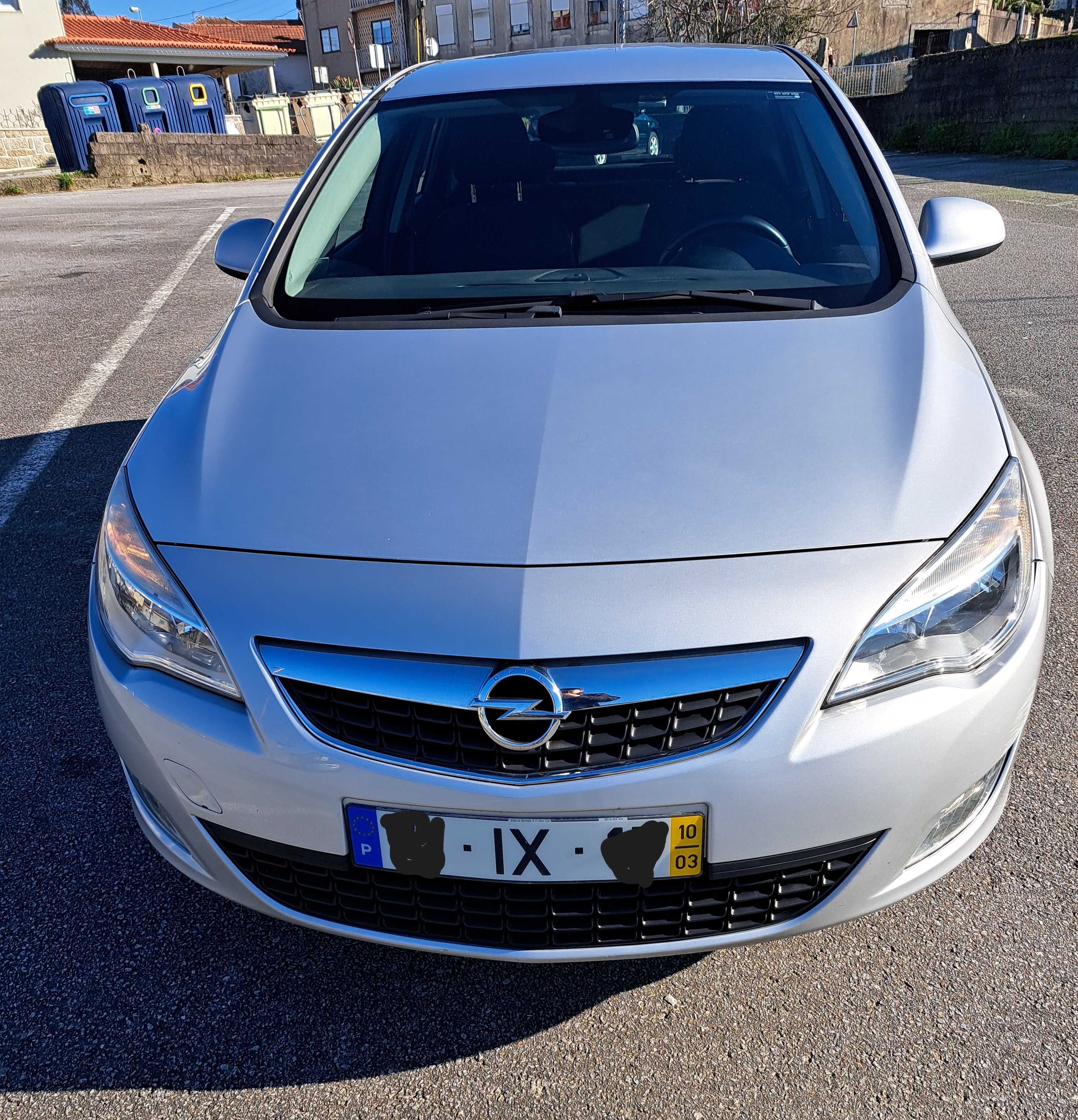 Opel Astra J 2010