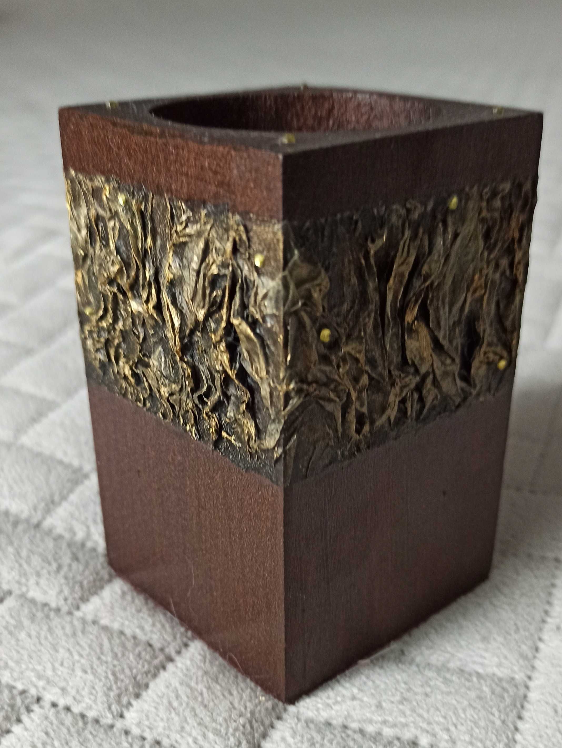 Pojemnik/osłonka drewniana HANDMADE