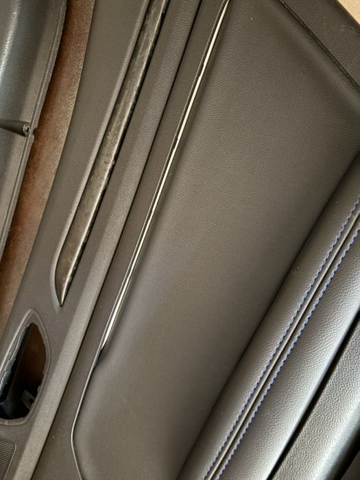 Renault Megane 4 GT boczki drzwi tunel Ambiente