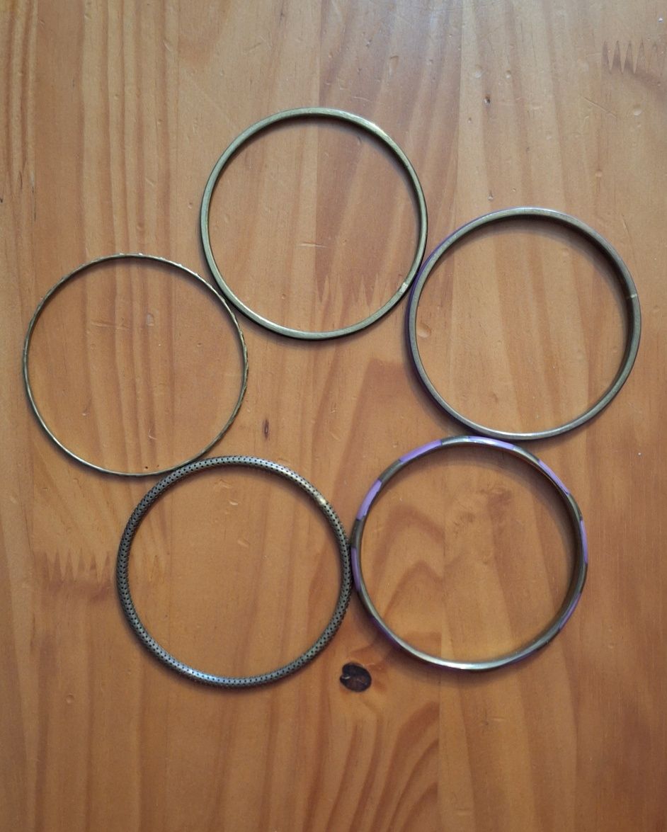 Pulseiras vários formatos e cores