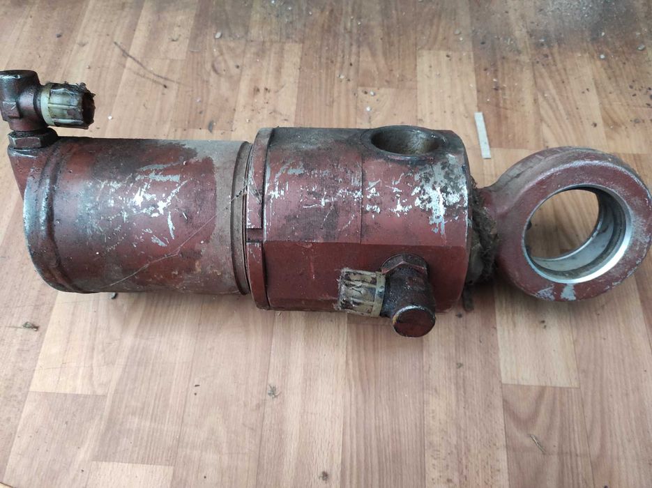 Гідроциліндр повороту стріли ЕО-2621,110.55.140.50