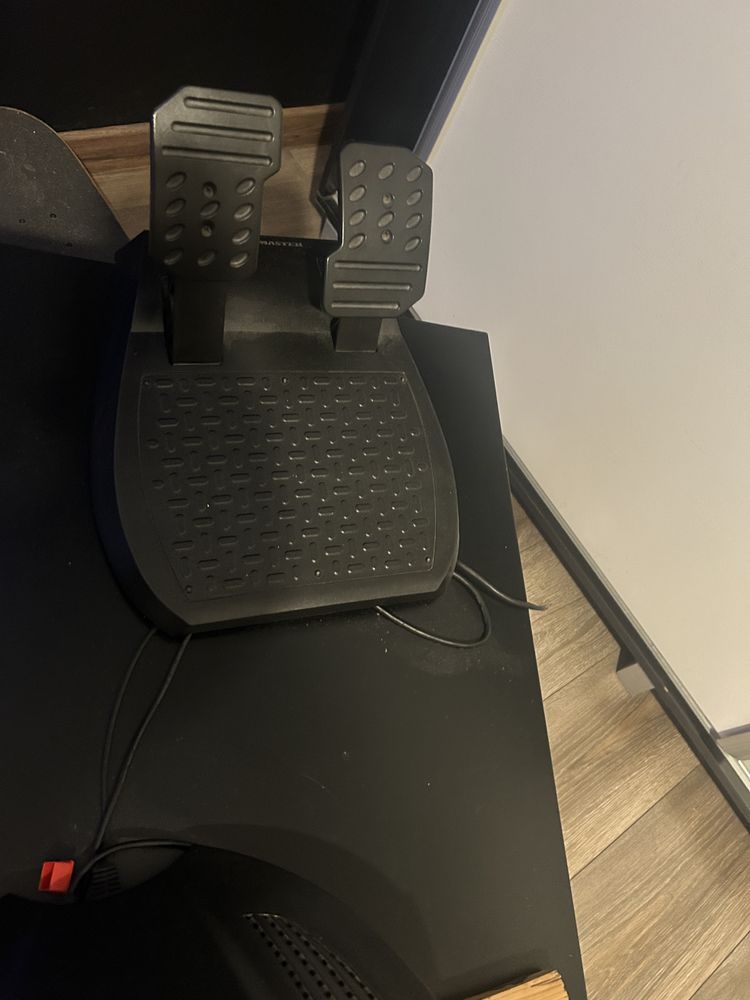Sprzedam Thrustmaster 458 Spyder