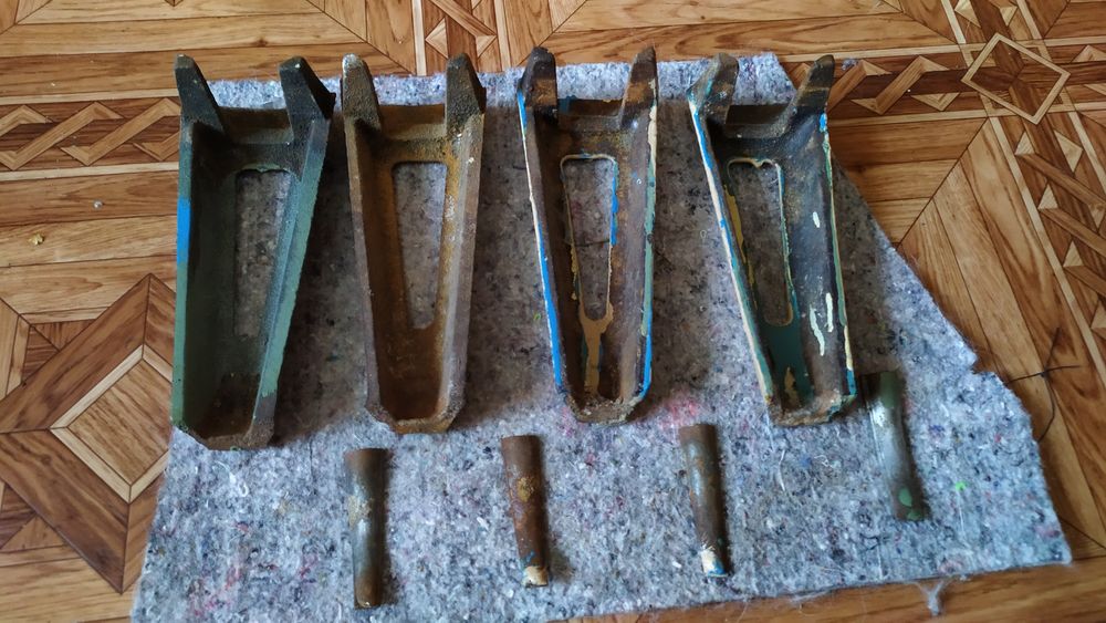 Ніжки чугунні для ванни.