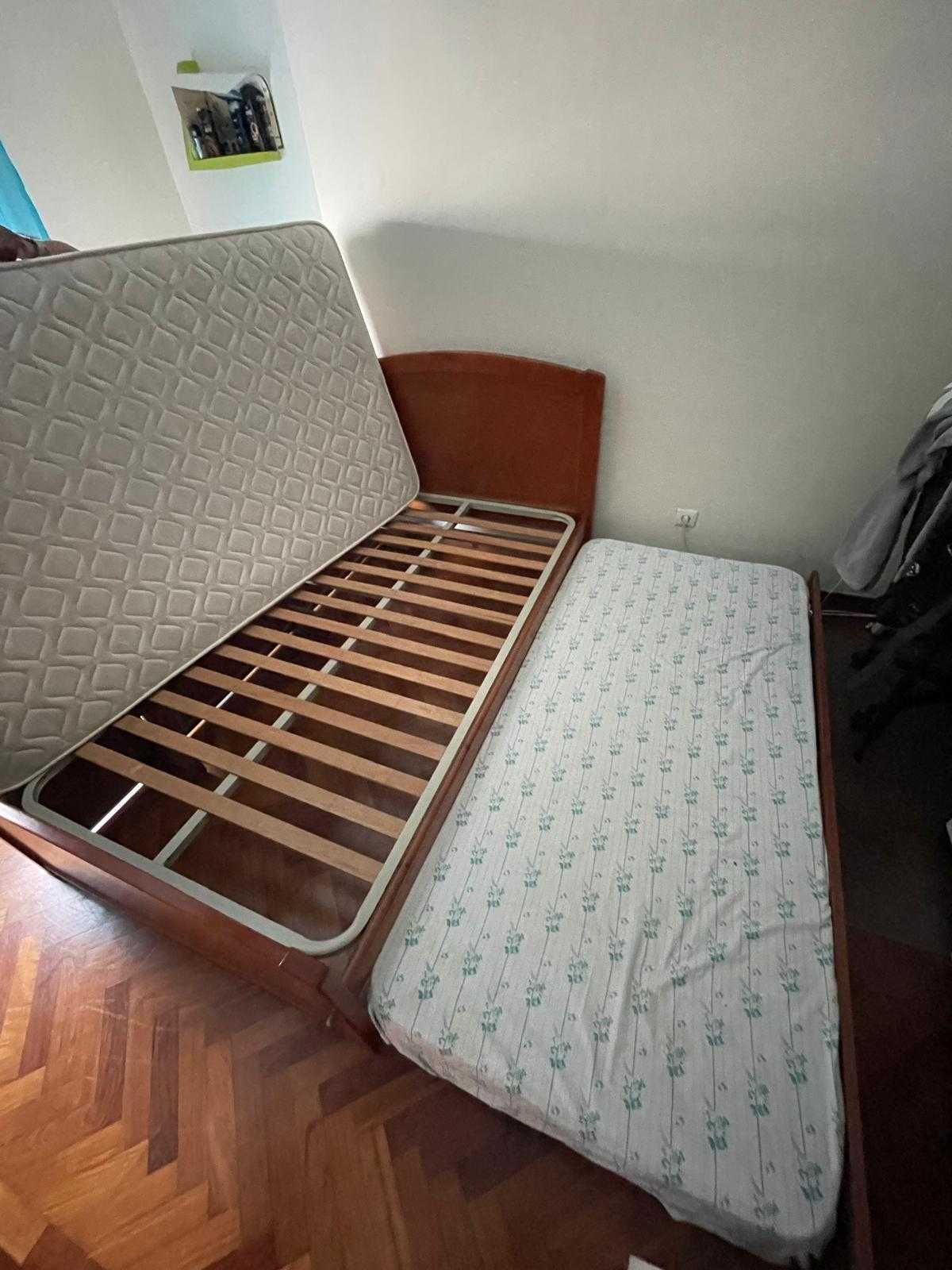 Cama de solteiro +1 com mesa de cabeceira