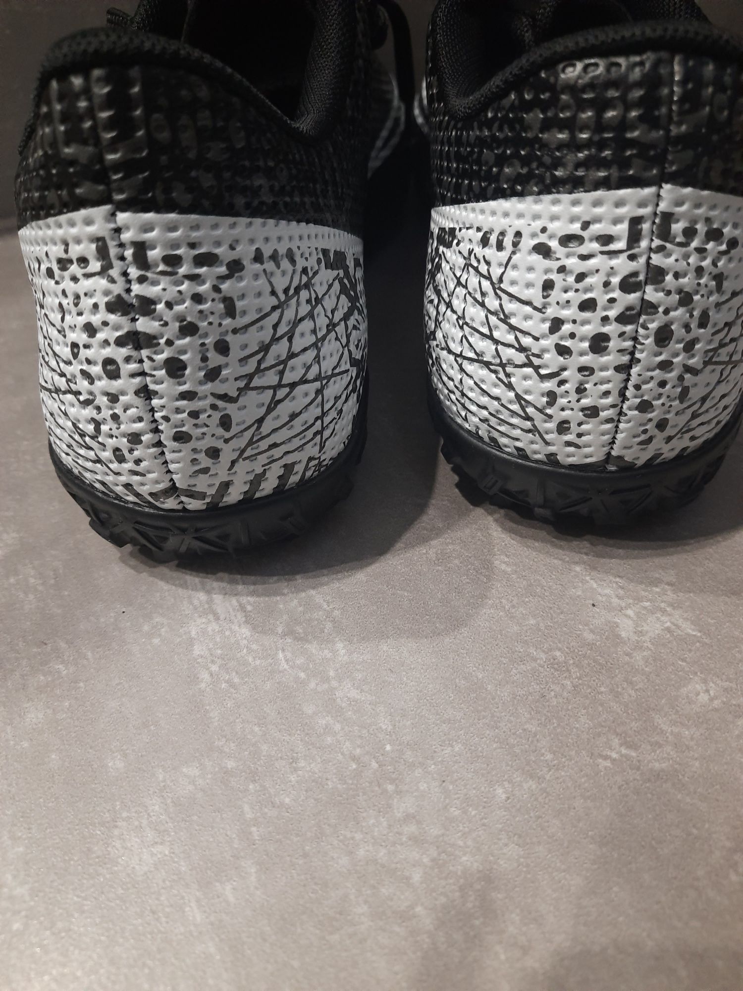 Buty 43  Turfy   *NOWE *