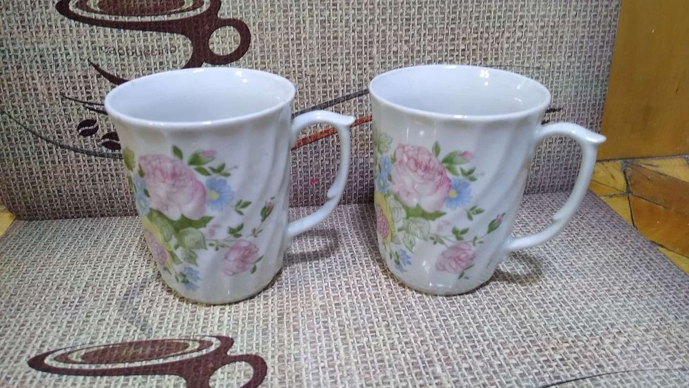 Dwa kubki porcelanowe Chodzież