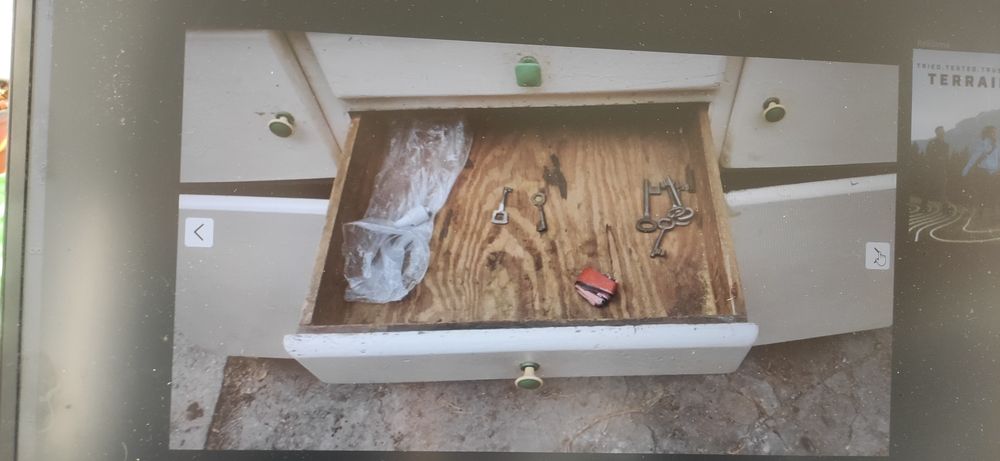 Kredens z czasów PRL stare meble kuchenny bialy prl