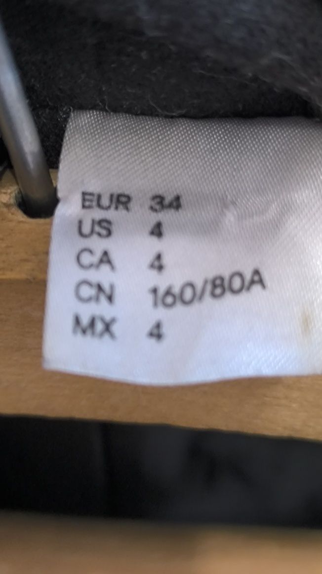 Płaszczyk kurteczka czarny wiosenny H&M 34