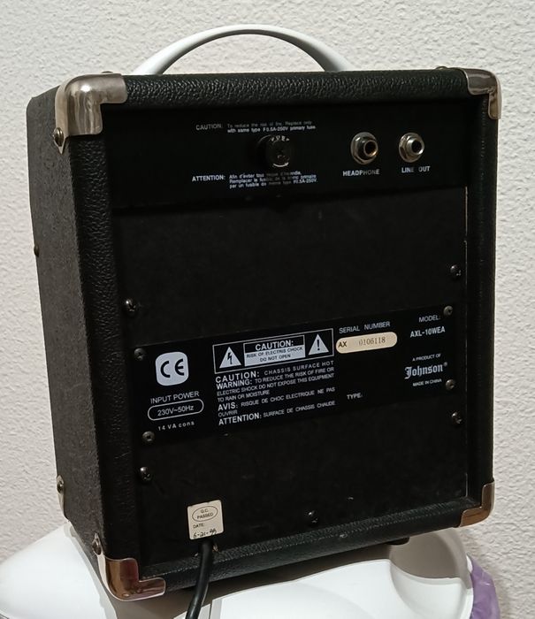 Amplificador Johnson by Fender
