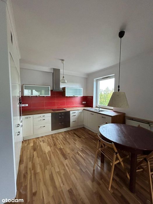 Jasne 3-pokojowe mieszkanie z garażem – świetna lokalizacja!