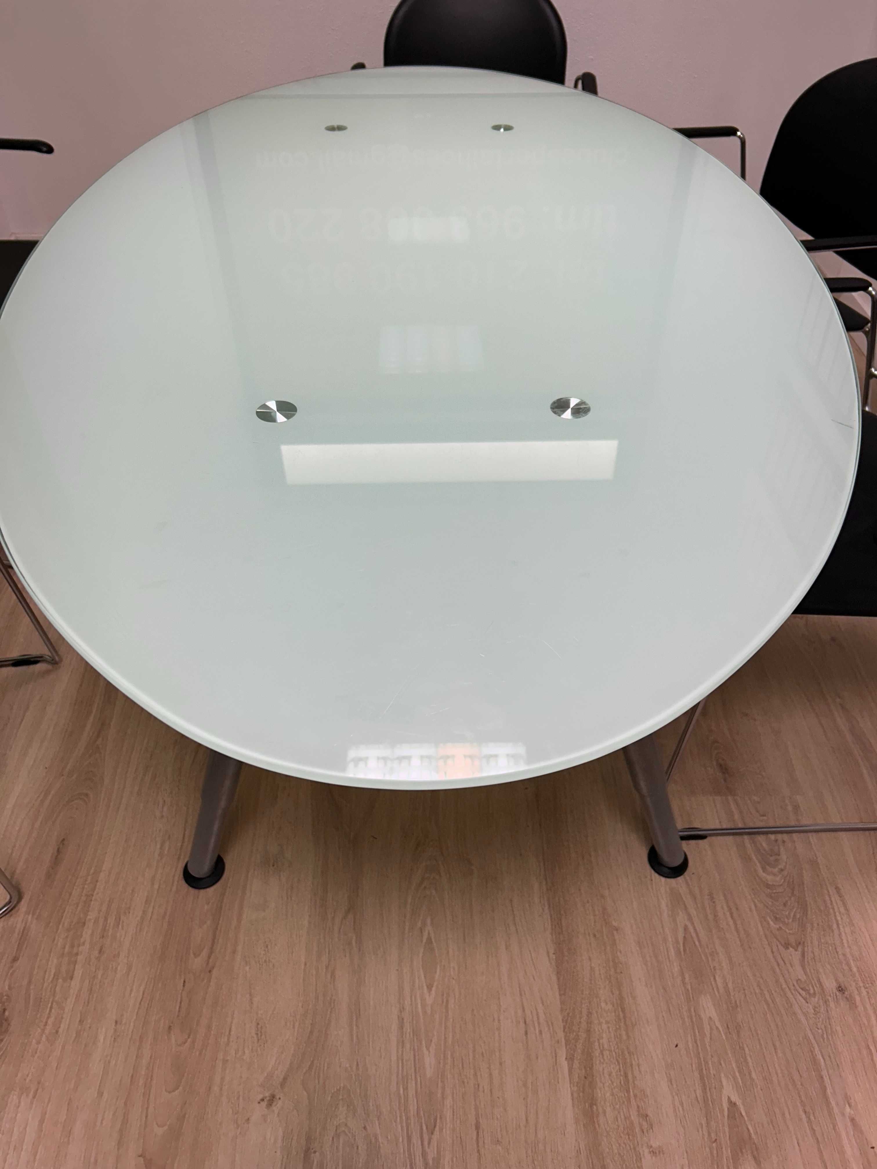 Mesa em vidro temperado oval