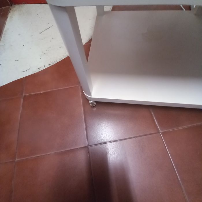 Mesa de salaem bom estado